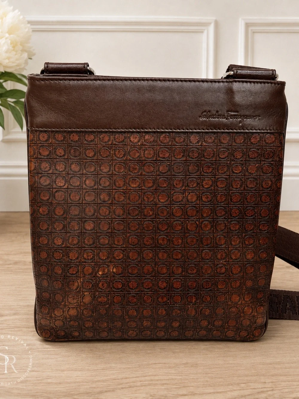 Salvatore Ferragamo Gamma Gancini Leather Crossbody Messenger Bag Brown Unisex